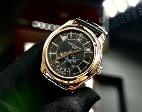 Kiểm chứng chất lượng đồng hồ Patek Philippe 5205R màu đen