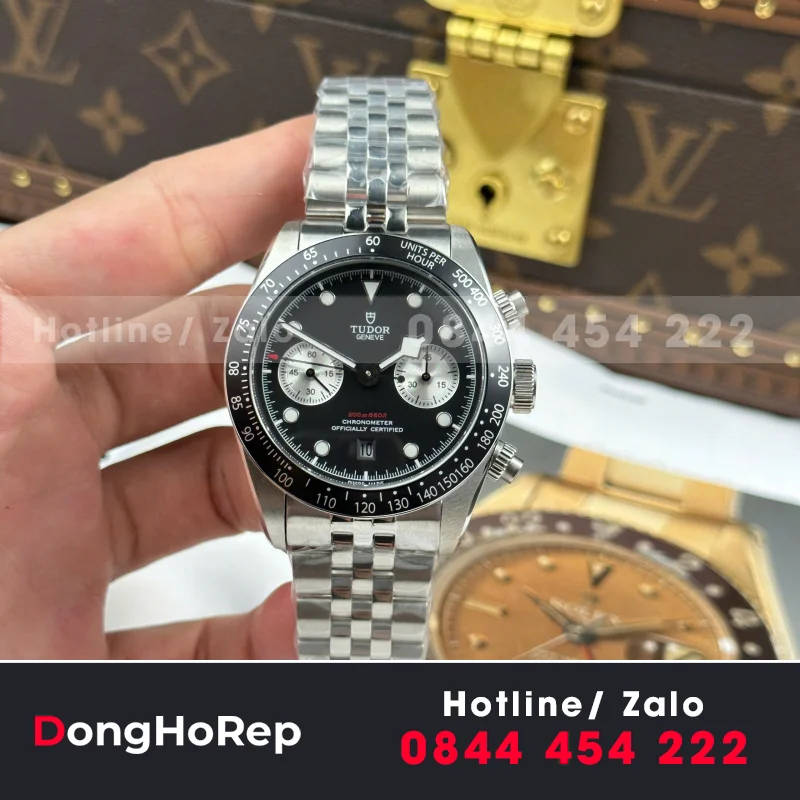 14.500.000 Tudor Black Bay Chronograph• size 41mm• máy ETA7750 chạy full kim full chức năng Chronograph• phiên bản dây Jubilee mới nhất vừa ra mắt của nhà máy TW