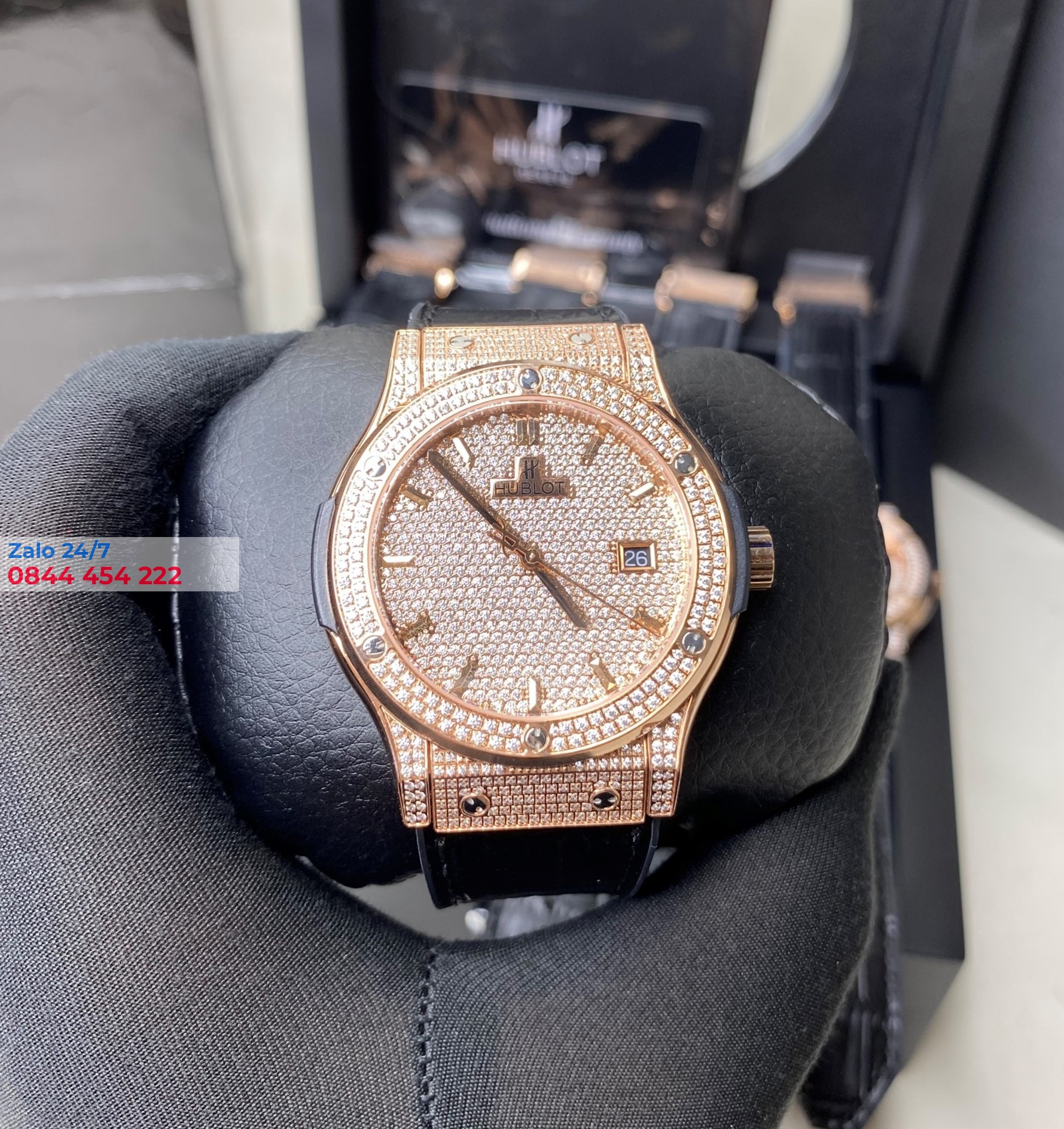Đồng Hồ Hublot Classic Fusion King Gold Full Pave Rep1:1 42mm Diamonds  Moisssanite