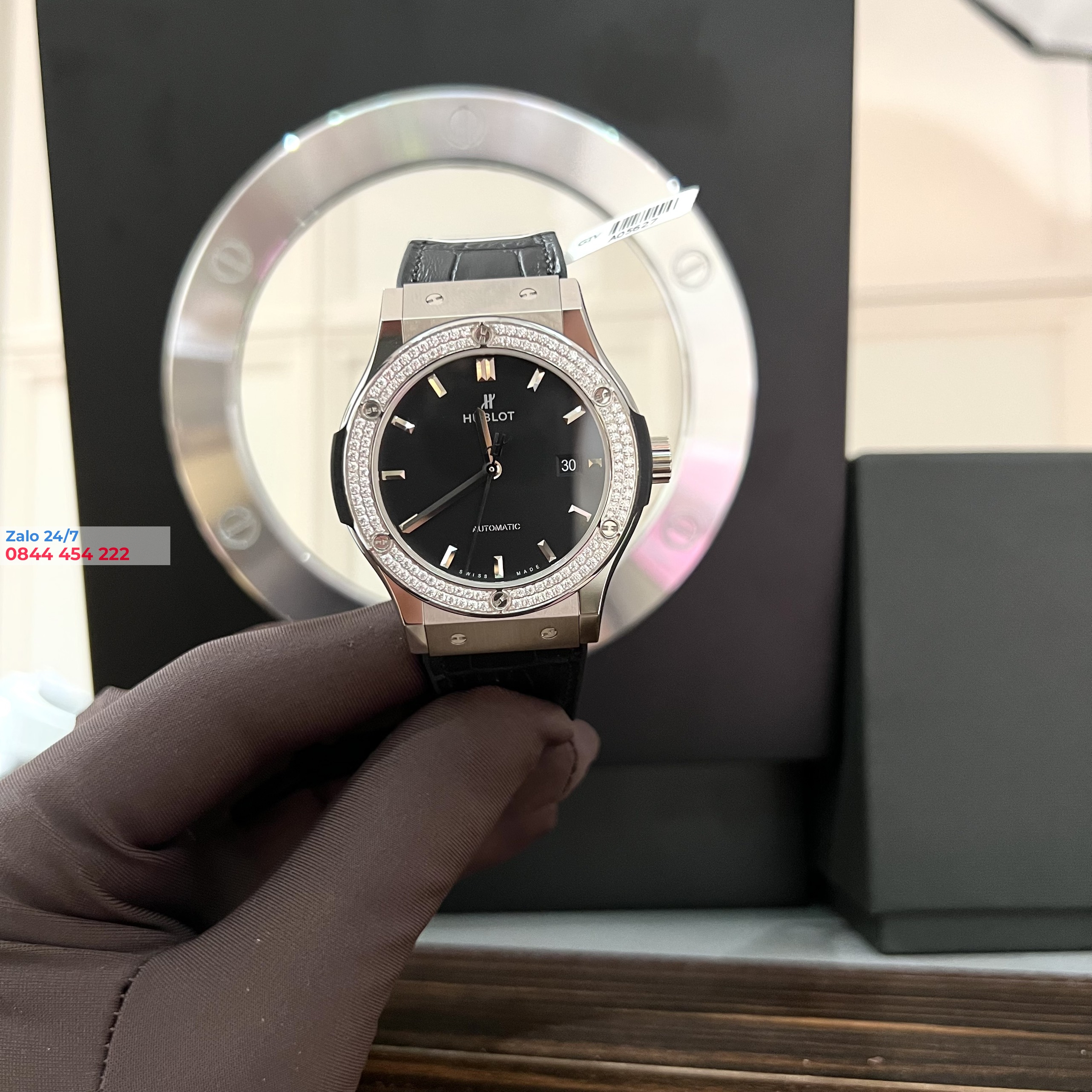 Đồng Hồ Hublot Classic Fusion 42mm viền kim cương thiên nhiên