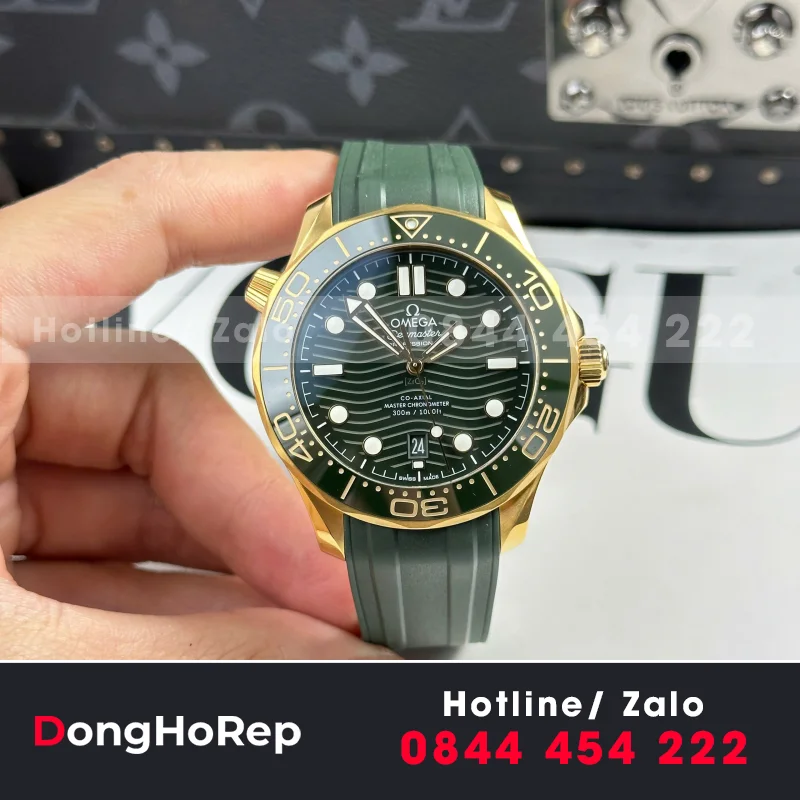 Đồng Hồ Omega Seamaster Diver 300M Replica 1:1 Mặt Số Xanh Lá viền gốm Ceramic VSF 42mm