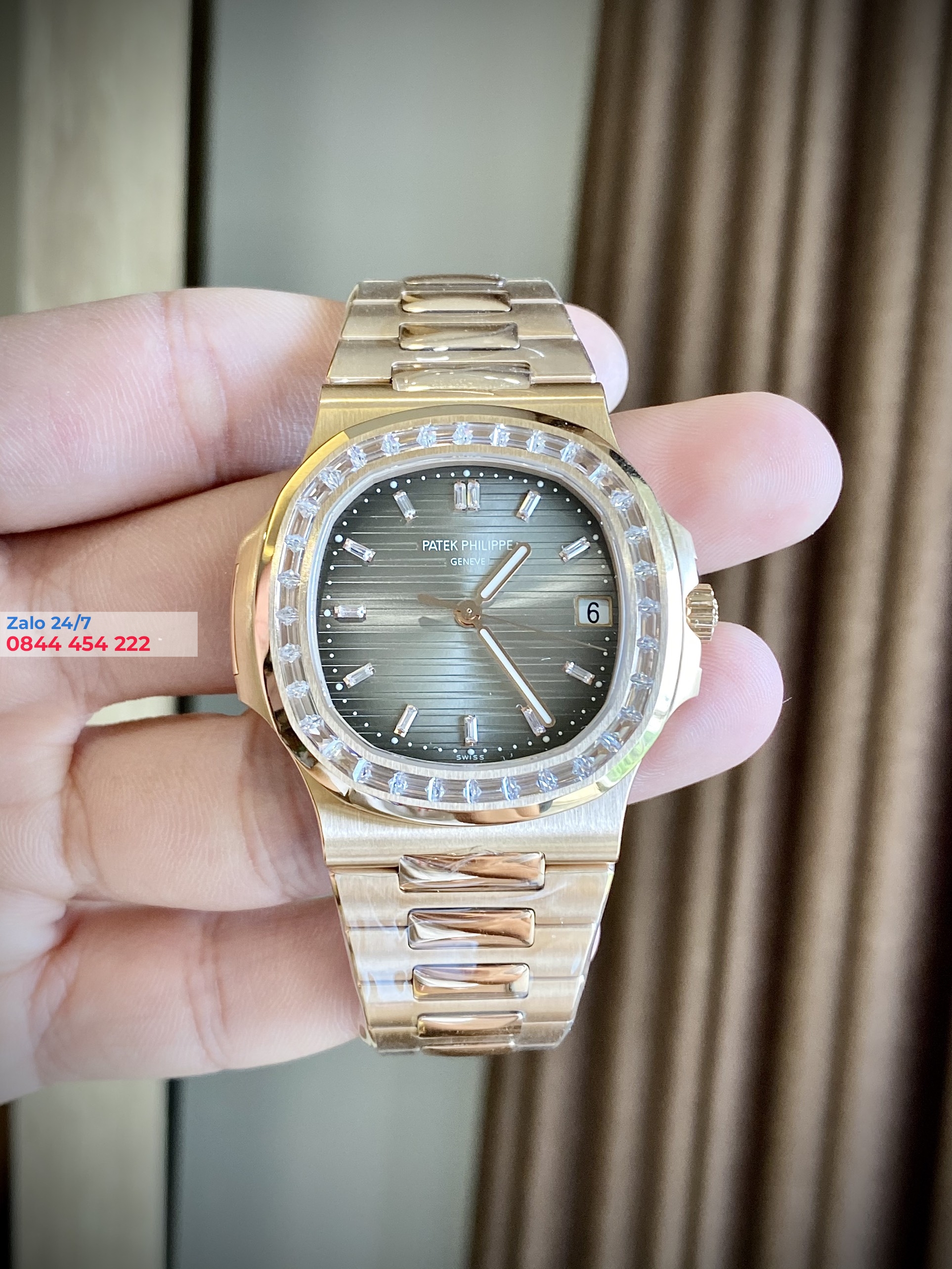 Đồng Hồ Patek Philippe Nautilus 5723/1R-010