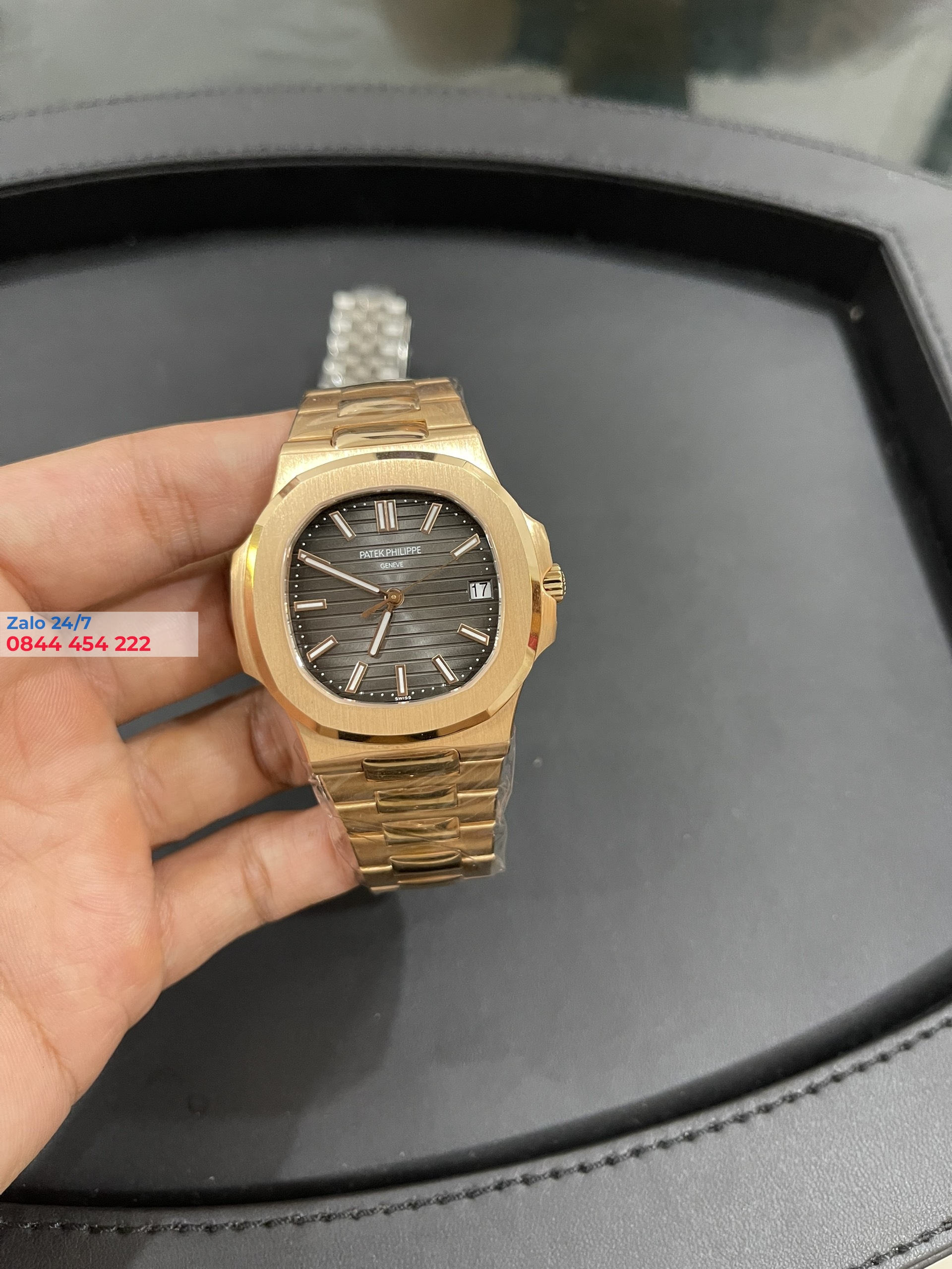 Đồng Hồ Patek Philippe Nautilus 5711/1R
