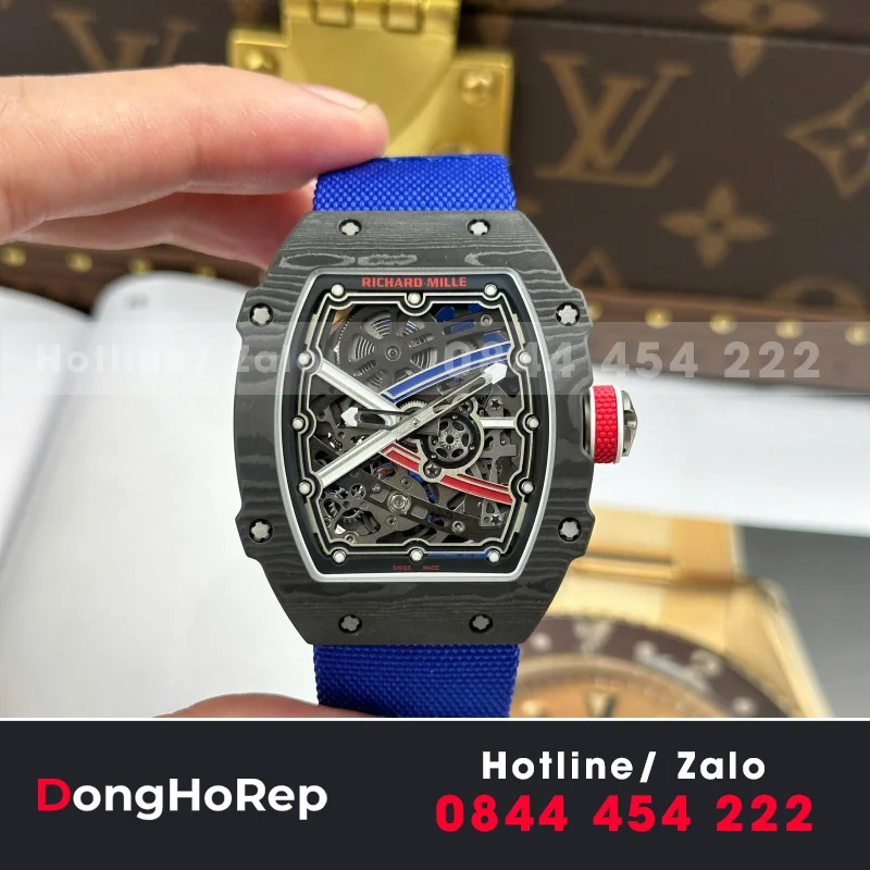 Đồng Hồ Richard Mille Chế Tác RM67-02 Vỏ Carbon Siêu Mỏng Siêu Nhẹ 37 Grams 38.7×47.52mm