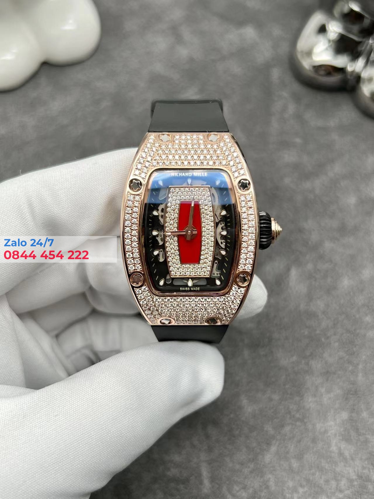 Đồng Hồ Richard Mille RM07-01 chế tác vàng khối 18k, kim cương thiên nhiên