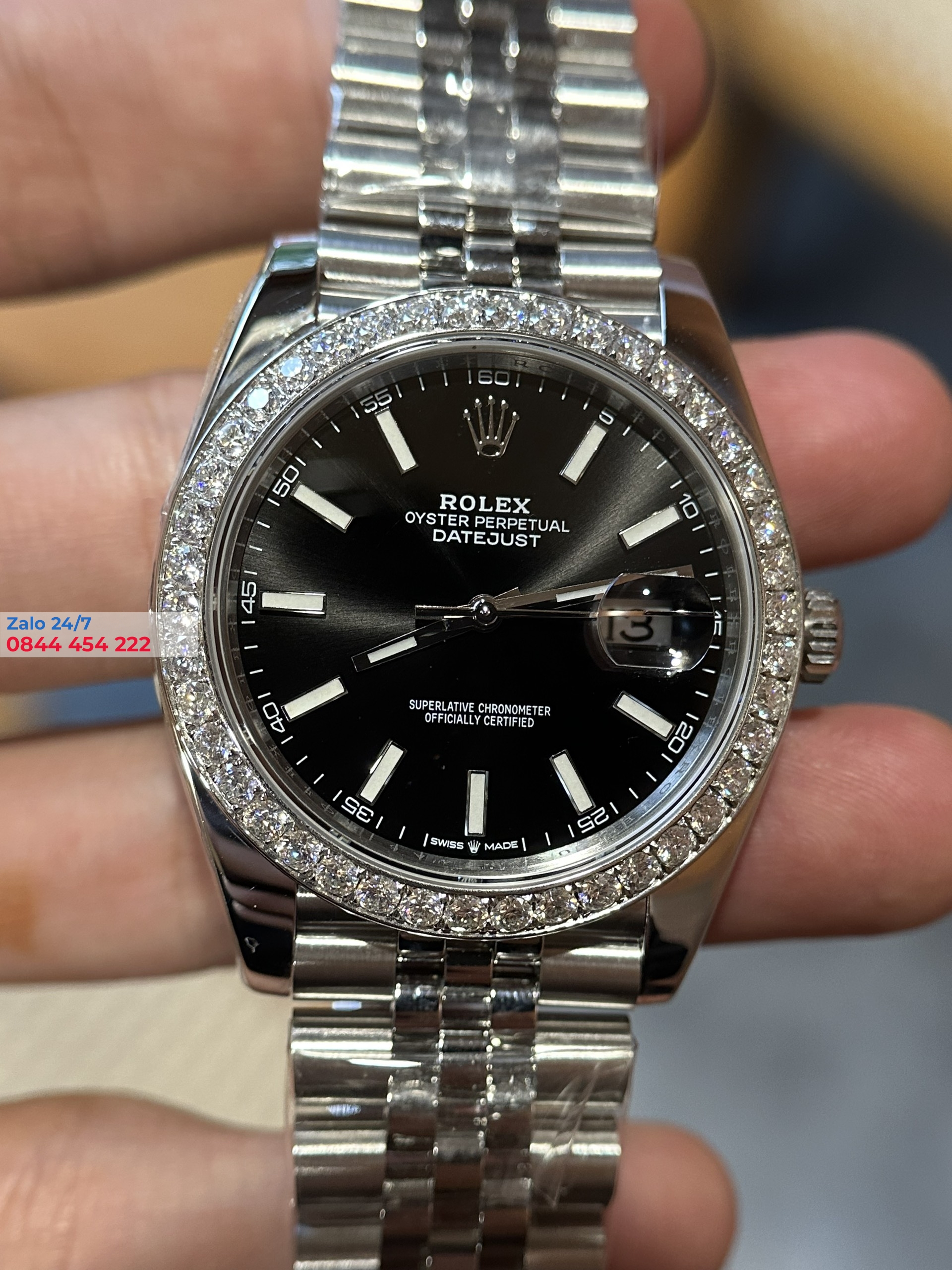Đồng Hồ Rolex Datejust 126284 Mặt Số Đen Viền Kim Cương Moissanite Siêu Cấp