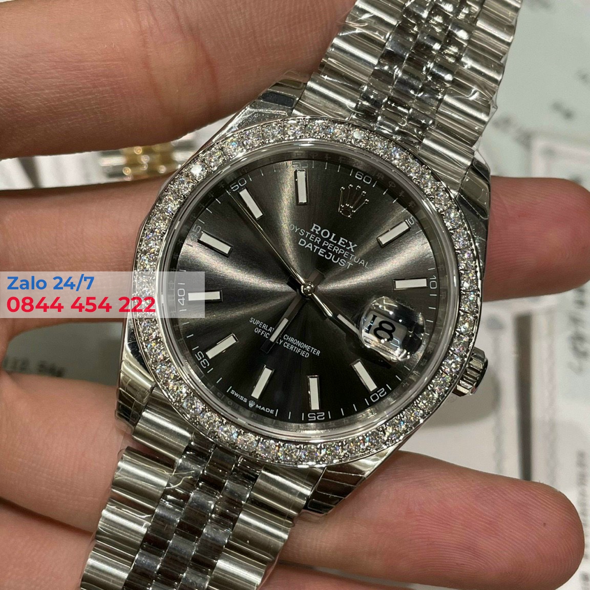 Đồng Hồ Rolex Datejust 41 126234 Mặt Số Đen Viền Kim Cương