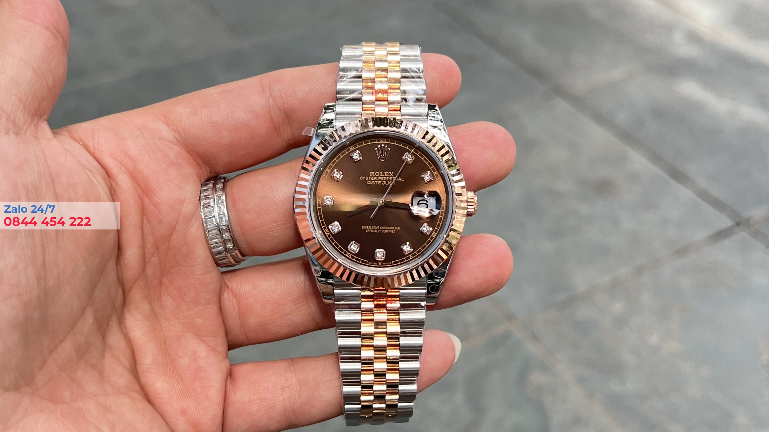 Đồng Hồ Rolex Datejust 41 126331 Mặt Số Chocolate Cọc Số Kim Cương