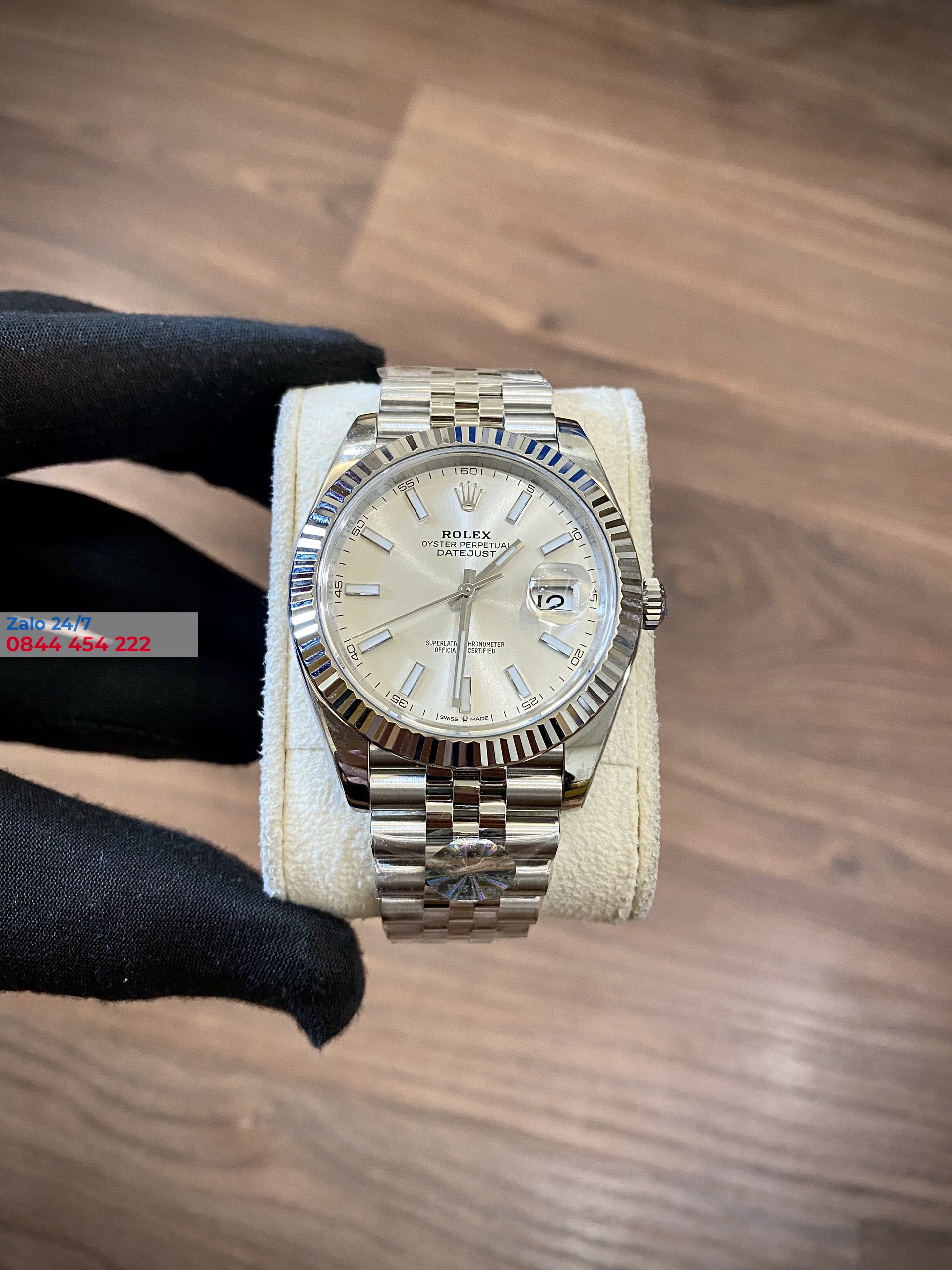 Đồng Hồ Rolex Datejust 41 126334 Mặt Số Bạc Cọc Số Dạ Quang