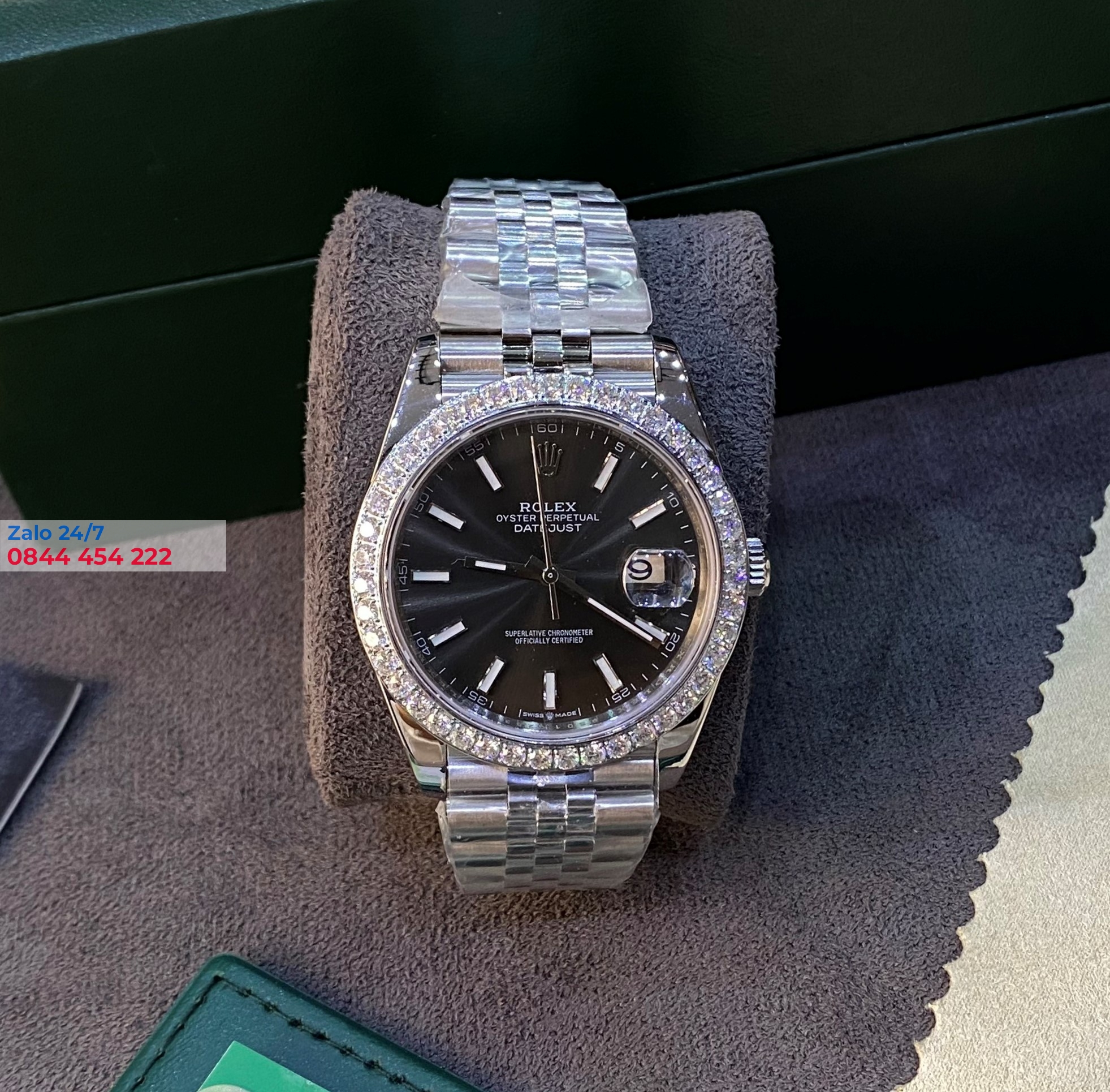 Đồng Hồ Rolex Datejust 41 Replica 126300 Mặt Số Đen Viền Kim Cương