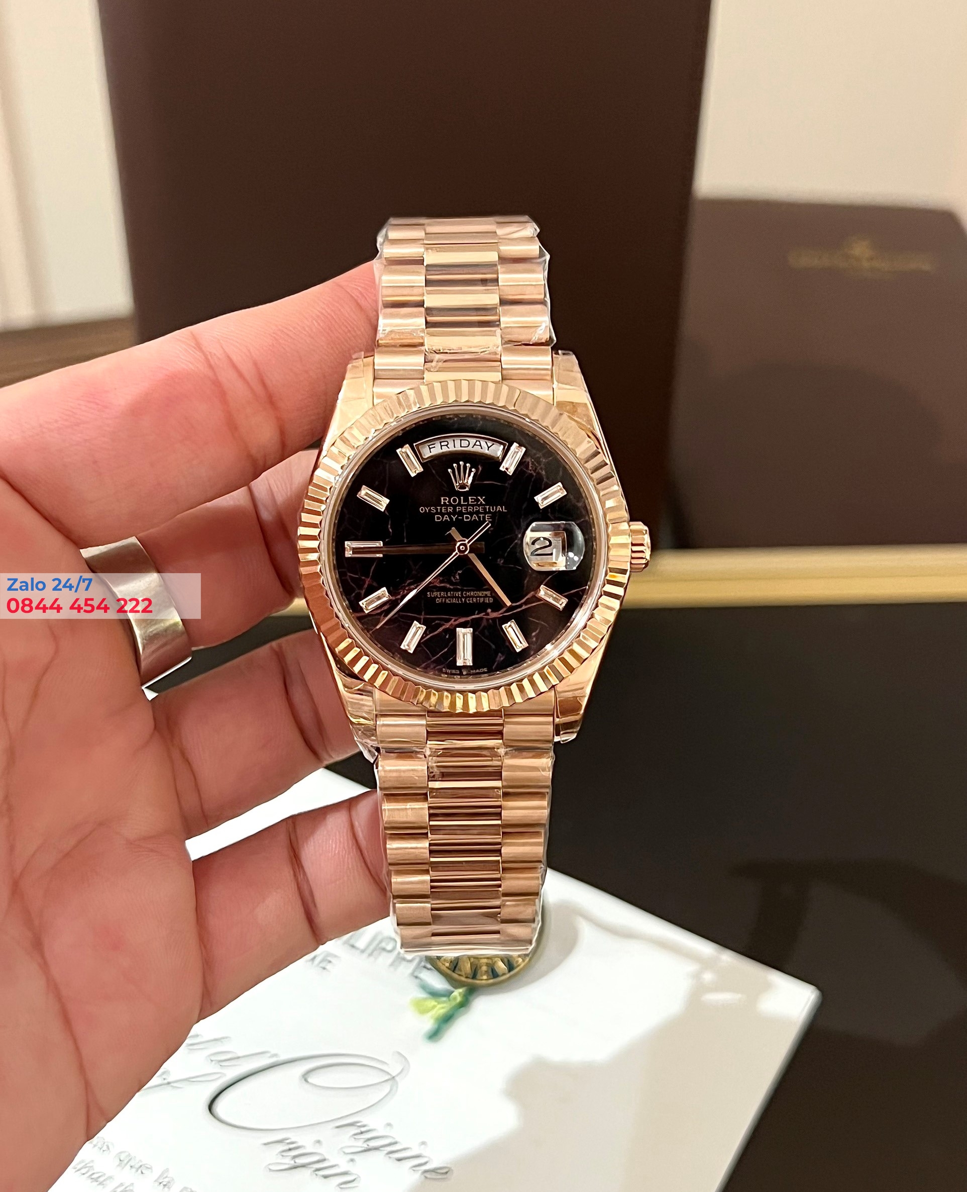 Đồng Hồ Rolex Day-Date 36 128235 Mặt Số Eisenkiesel Cọc Số La Mã