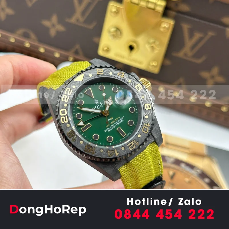 Đồng Hồ Rolex GMT-Master II Diw Replica 11 Vỏ Carbon Mặt Xanh Lá Cây 40mm