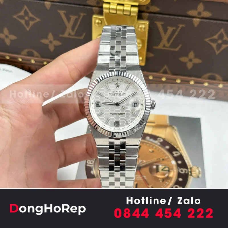 Đồng Hồ Rolex Land-Dweller 127236 Replica 11 Mặt Trắng Họa Tiết Tổ Ong 36mm