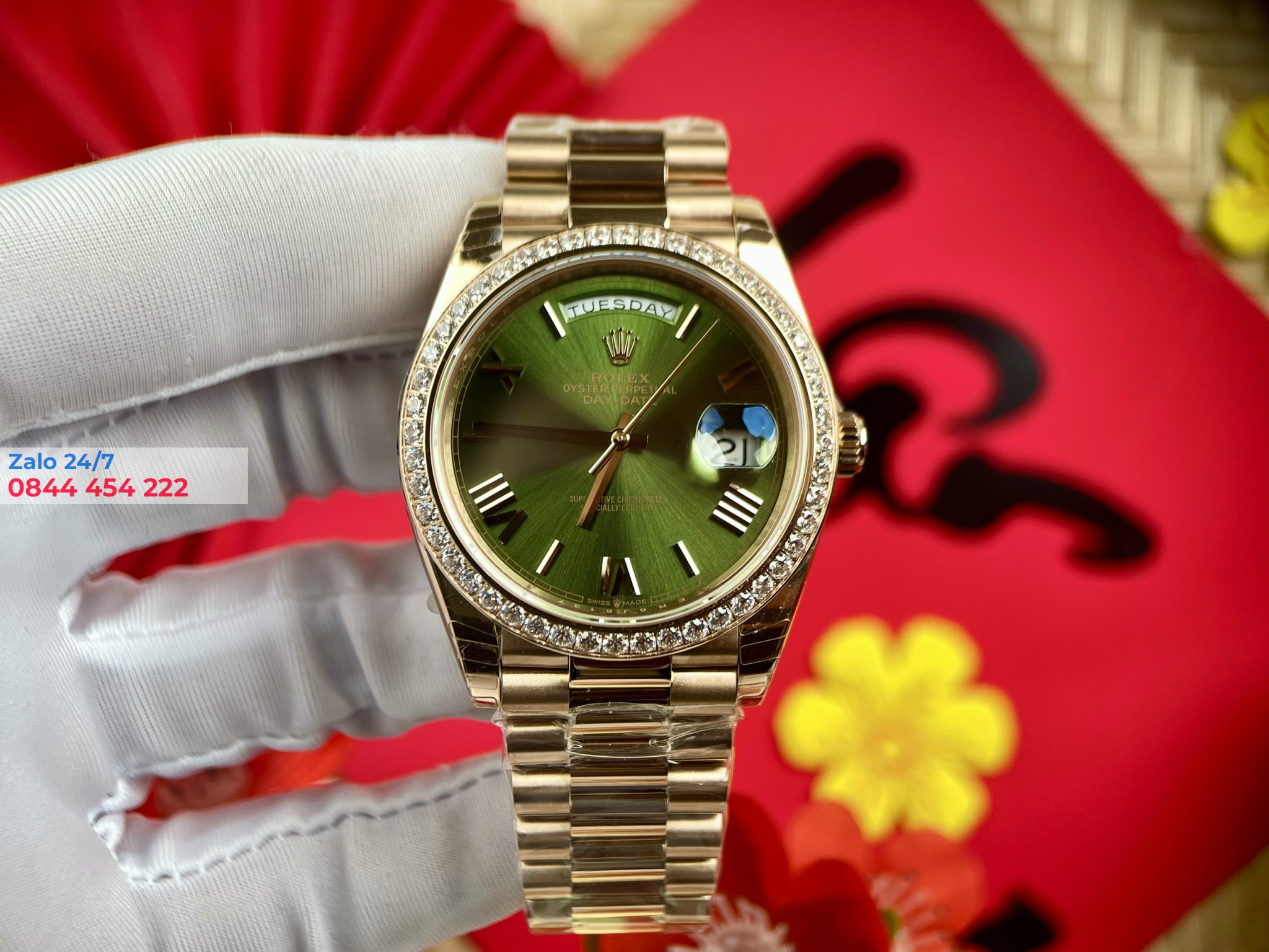 Đồng Hồ Rolex Day Date 228235 viền đá