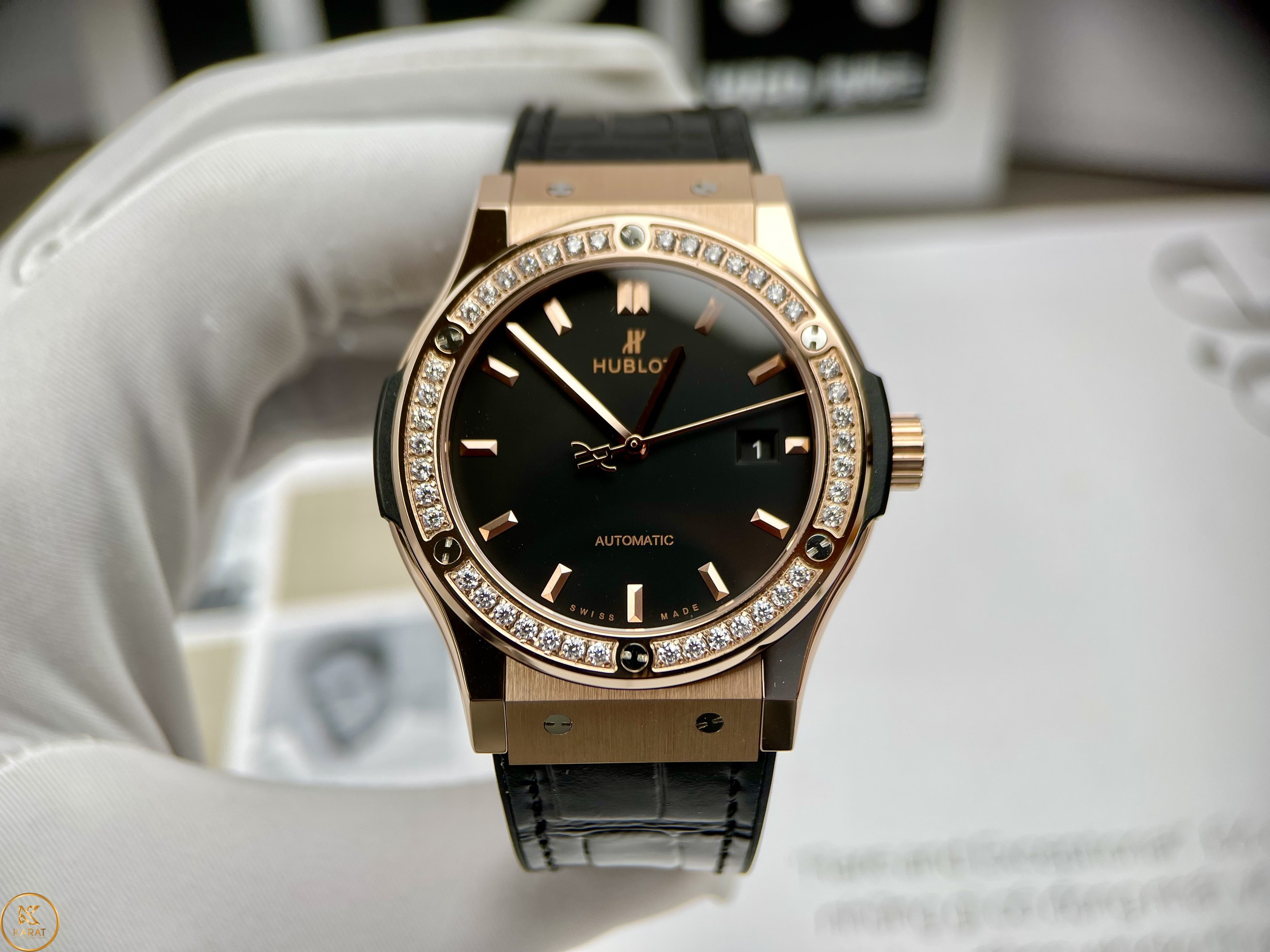 HUBLOT CLASSIC FUSION KING GOLD 42MM VIỀN ĐÁ