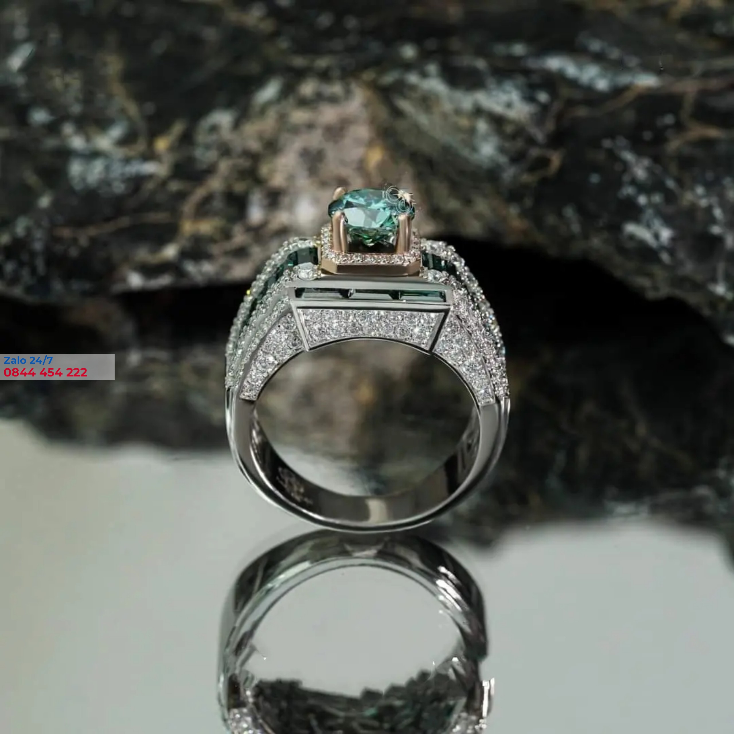 Nhẫn Nam Chế Tác Vàng Trắng Kim Cương Moissanite