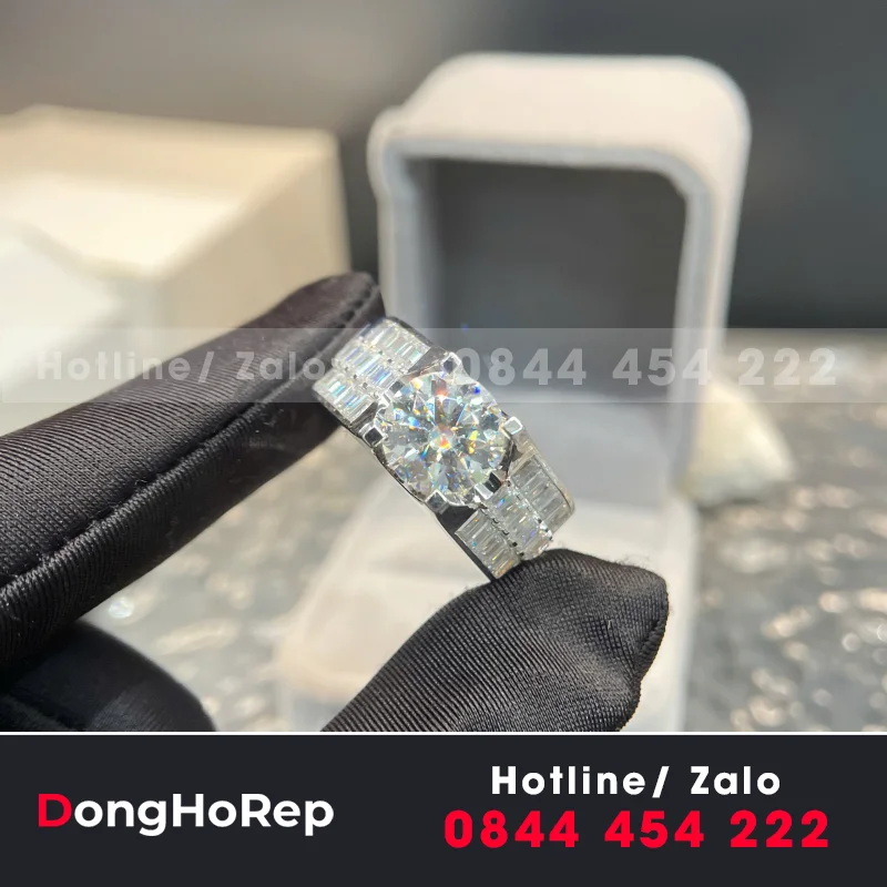 Nhẫn Nam Thiết Kế Vàng 18K Viên Chủ 10Ly Kim Cương Lad